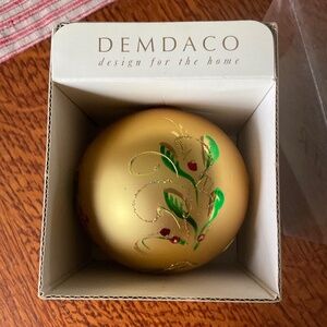 Demdaco holly ridge collection 3” glass bauble (D1)